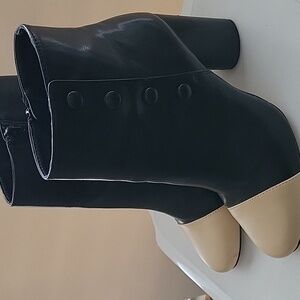 Zara black & cream booties